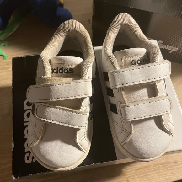 Adidas original 3 stripe sneakers 5 K - Picture 2 of 4